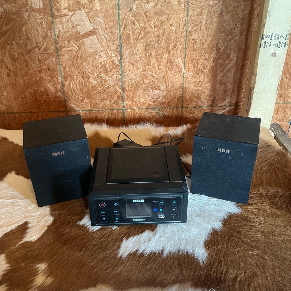 RCA CD Music System RS2929B Radio Bluetooth Connect USB USED Excellent